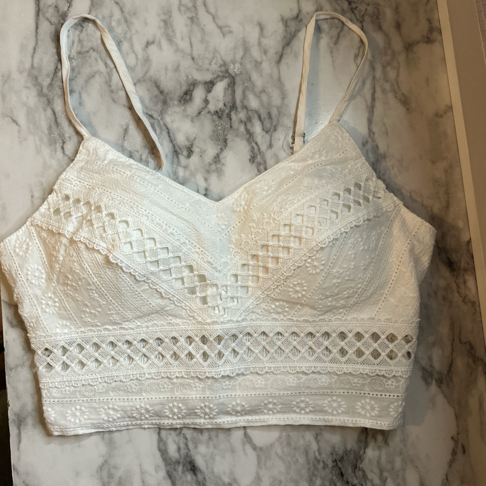 Lacy top with padding and adjustable straps